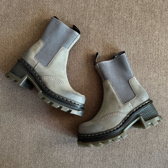 DR. MARTENS Corran Chelsea Boot - Picture 8 of 14